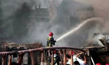 রাজধানীর ইসলামবাগে ভবনে আগুন, নিয়ন্ত্রণে ৮ ইউনিট