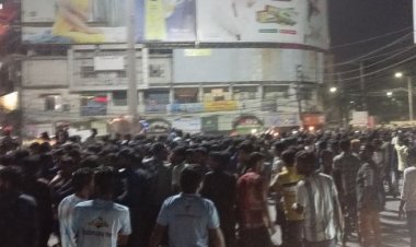 উত্তপ্ত খুলনা: শিববাড়ি মোড়ে ছাত্রদল ও বৈষম্যবিরোধীদের সমাবেশ