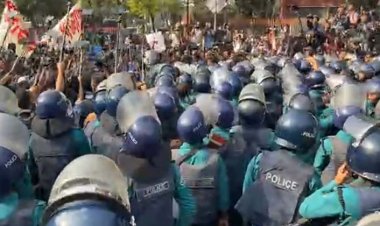 স্বরাষ্ট্র উপদেষ্টার পদত্যাগ দাবি: মুখোমুখি অবস্থানে শিক্ষার্থী-পুলিশ