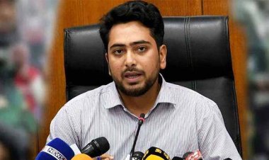 পদত্যাগ করেছেন নাহিদ ইসলাম