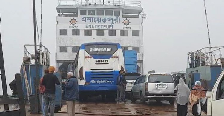 ১১ ঘণ্টা পর দৌলতদিয়া-পাটুরিয়ায় ফেরি চলাচল স্বাভাবিক