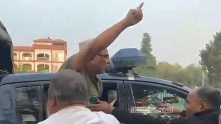 পুলিশের গাড়ি থেকে আওয়ামী লীগ নেতাকে ছিনিয়ে নিলেন নেতাকর্মীরা