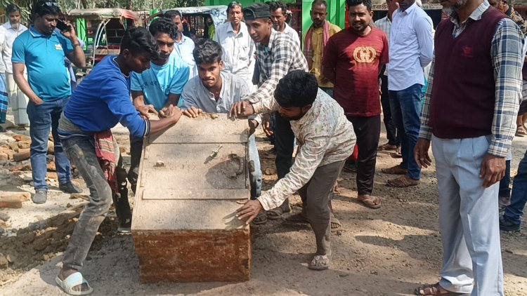 গৌরীপুরের ‘গুপ্তধনের লোহার সিন্দুক’ নিয়ে দেশজুড়ে তোলপাড়!