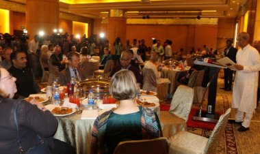 বিদেশি কূটনীতিকদের নিয়ে বিএনপি নেতাদের ইফতার