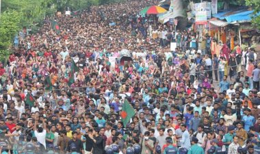 অন্তর্বর্তী সরকার দায়িত্ব নেওয়ার পর রাজধানীতে যত আন্দোলন,নেপথ্যে বাহারি সংগঠন, নানা ‘অযৌক্তিক’ দাবি
