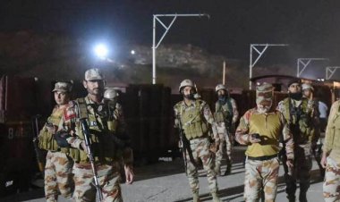 পাকিস্তানে ট্রেনে হামলা রক্তক্ষয়ী সংঘর্ষে তিন শতাধিক জিম্মি মুক্ত, ৩৩ হামলাকারীসহ নিহত ৫৮