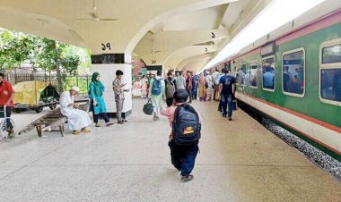  ঈদযাত্রায় ট্রেনের ২৬ মার্চের অগ্রিম টিকিট কিনতে ৯৮ লাখ হিট