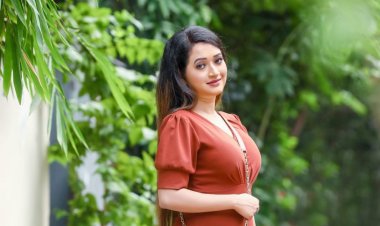 প্রথম ছবিতেই হলিউডের পর্দায় অপর্ণা