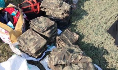 কক্সবাজারে আরাকান আর্মির ৬০ জোড়া পোষাকসহ আটক ৩