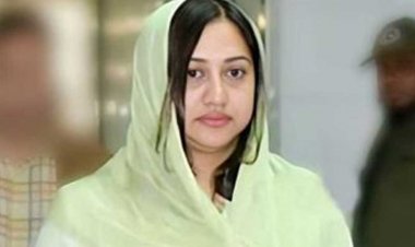 মায়ের অসুস্থতায় দেশে ফিরলেন সৈয়দা শর্মিলা রহমান