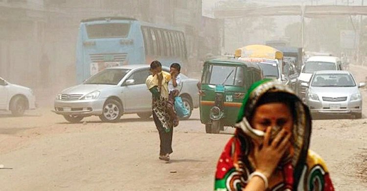 বায়ুদূষণের শীর্ষে ঢাকা, দিল্লি তৃতীয়