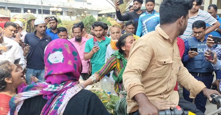 মাদারীপুরে মসজিদে ঢুকে ২ ভাইকে কুপিয়ে হত্যা- বালু ব্যবসাকে কেন্দ্র করে সংঘর্ষ