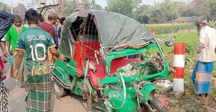 ময়মনসিংহে ট্রাক-সিএনজিচালিত অটোরিকশার মুখোমুখি সংঘর্ষে নিহত ৩
