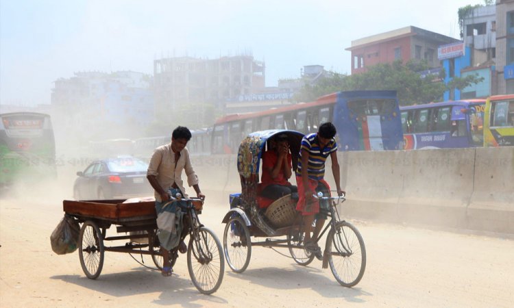 বায়ুদূষণে আজ চতুর্থ ঢাকা, বাতাস ‘অস্বাস্থ্যকর’