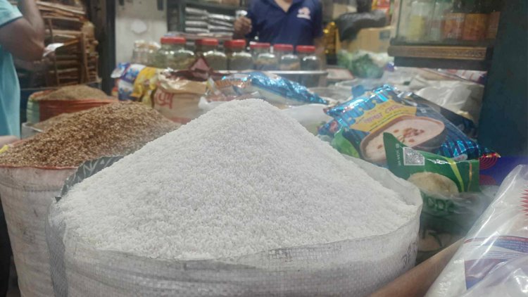 সেমাই-চিনি ও সুগন্ধি চালে স্বস্তি, বেড়েছে দুধের দাম