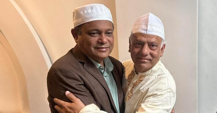বিদেশে আওয়ামী লীগ নেতাদের রাজকীয় ঈদ, দেশে বিপাকে কর্মীরা