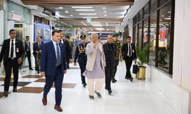 ব্যাঙ্ককের উদ্দেশে ঢাকা ছাড়লেন প্রধান উপদেষ্টা