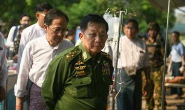 ব্যাংকক শীর্ষ সম্মেলনে যোগ দিলেন জান্তা প্রধান, তাকে 'খুনি' বলে প্রতিবাদ জানালো মিয়ানমারের নাগরিক