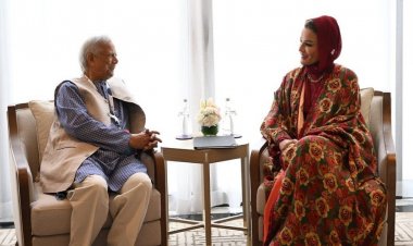 কাতারের আমিরের মায়ের সঙ্গে বৈঠক করলেন প্রধান উপদেষ্টা