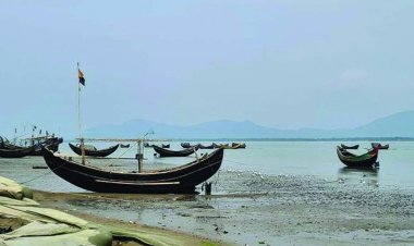 নাফ নদী থেকে দুই জেলেকে ধরে নিয়ে গেছে আরাকান আর্মি