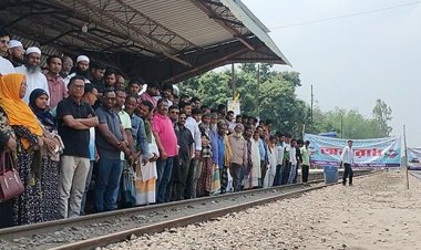 ৪ দিন ধরে বন্ধ লালমনিরহাট-বুড়িমারী ট্রেন যোগাযোগ
