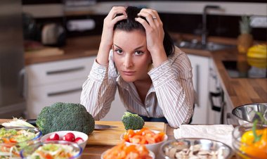 মস্তিষ্ক সুস্থ রাখতে এড়িয়ে চলুন যেসব খাবার