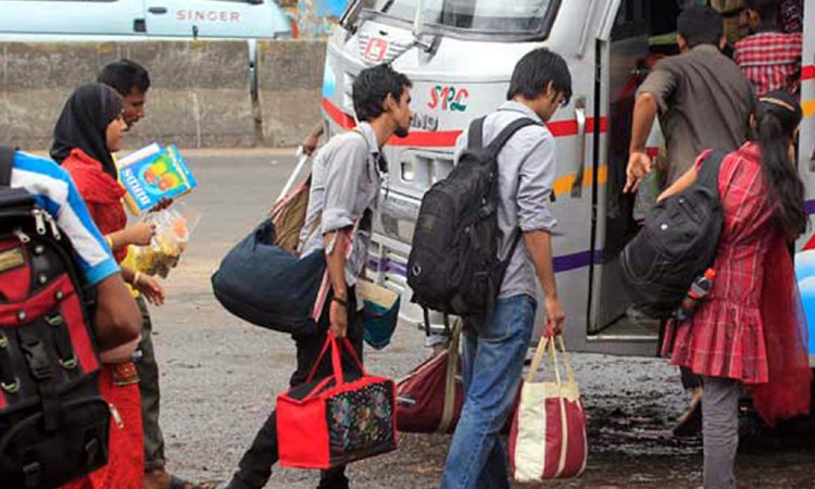 ঈদের পরদিনও রাজধানী ছাড়ছে মানুষ