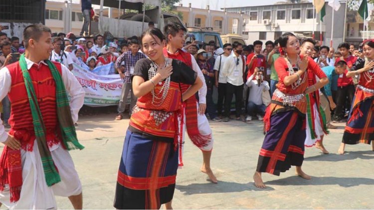 পাহাড়ে উৎসবের আমেজ