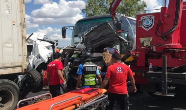 বাসচালকের ঘুমে প্রাণ গেল ১০ জনের, আহত ৩০