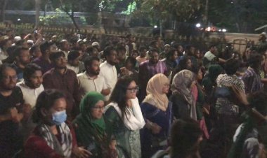  যমুনার সামনে নাহিদ ইসলামসহ এনসিপির শীর্ষ নেতারা