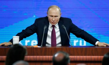 অপরাজেয় পুতিন: শৈশবের লড়াই থেকে ক্রেমলিনের কর্ণধার