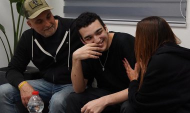 সর্বশেষ জীবিত মার্কিন নাগরিককে মুক্তি দিল হামাস