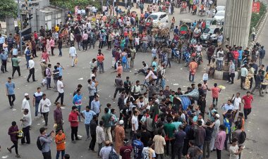 দুই আন্দোলনে অচল ঢাকা, চরম দুর্ভোগ