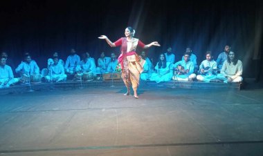 প্রয়াণদিবসে গীতিনকশায় ডি এল রায়কে স্মরণ