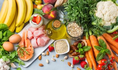 উচ্চ রক্তচাপ ও মানসিক চাপ কমাতে যেসব খাবার খেতে পারেন