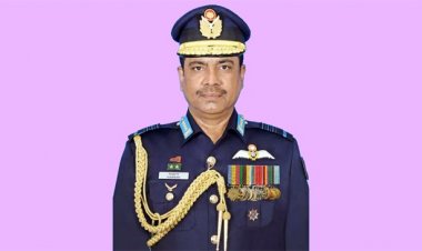 সাবেক বিমানবাহিনীর প্রধান ও তার পরিবারের ৩৮ ব্যাংক হিসাব জব্দ