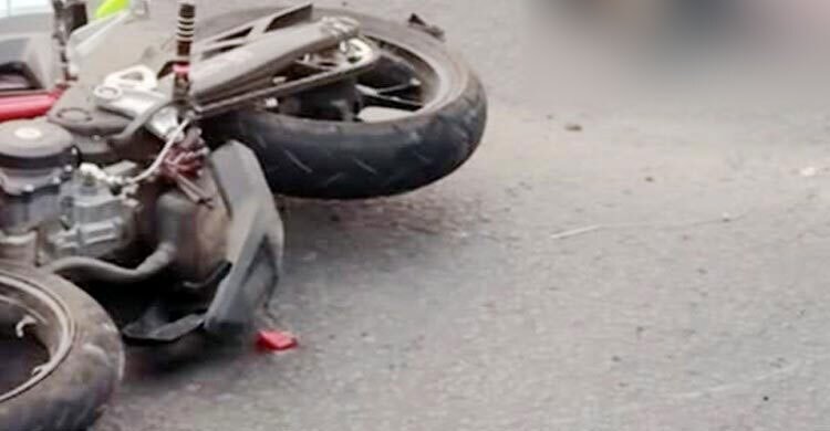 মহাসড়কে মোটরসাইকেল নিয়ে বের হয়ে প্রাণ গেলো ২ যুবকের